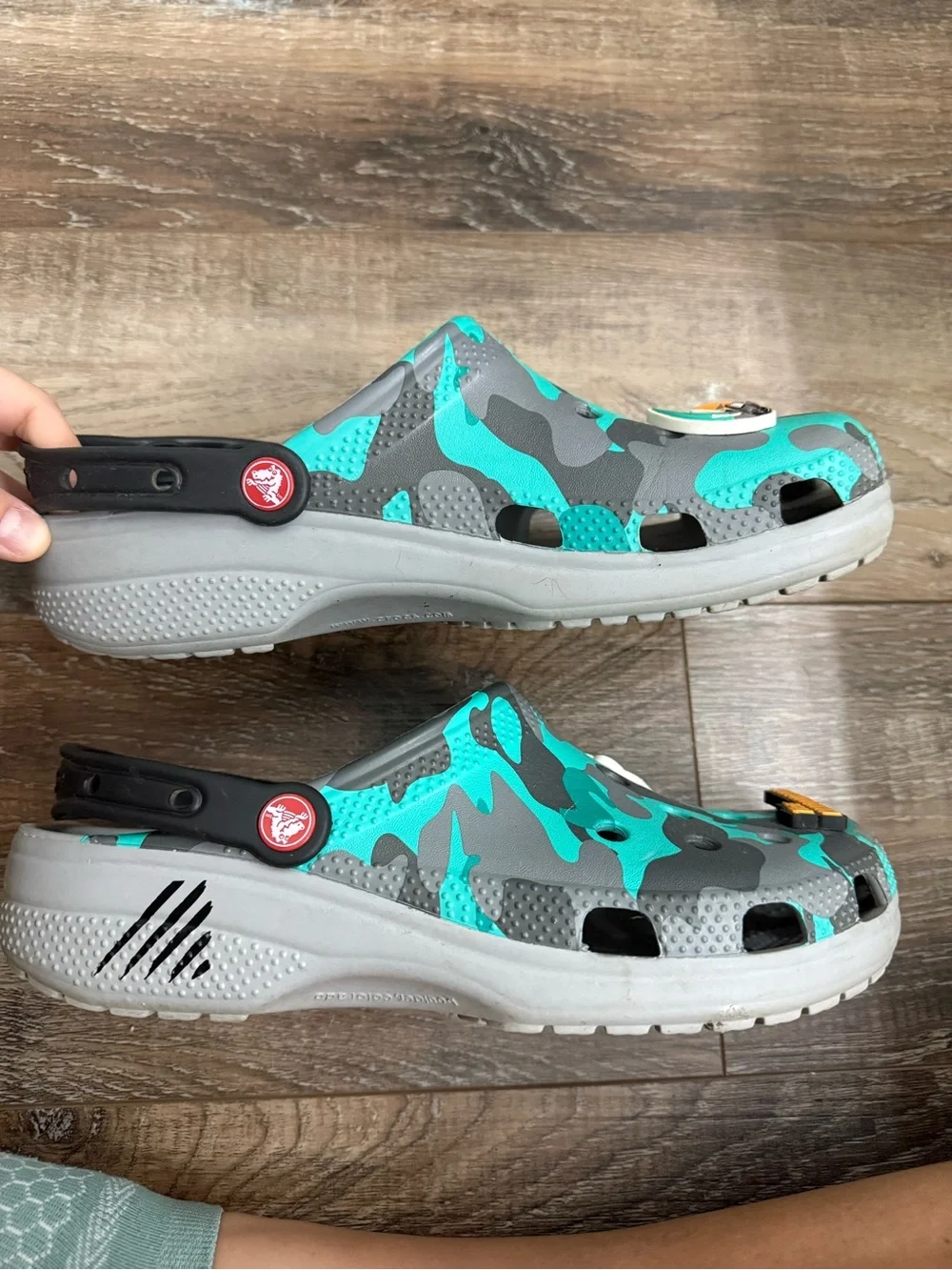 CROCS durable slip